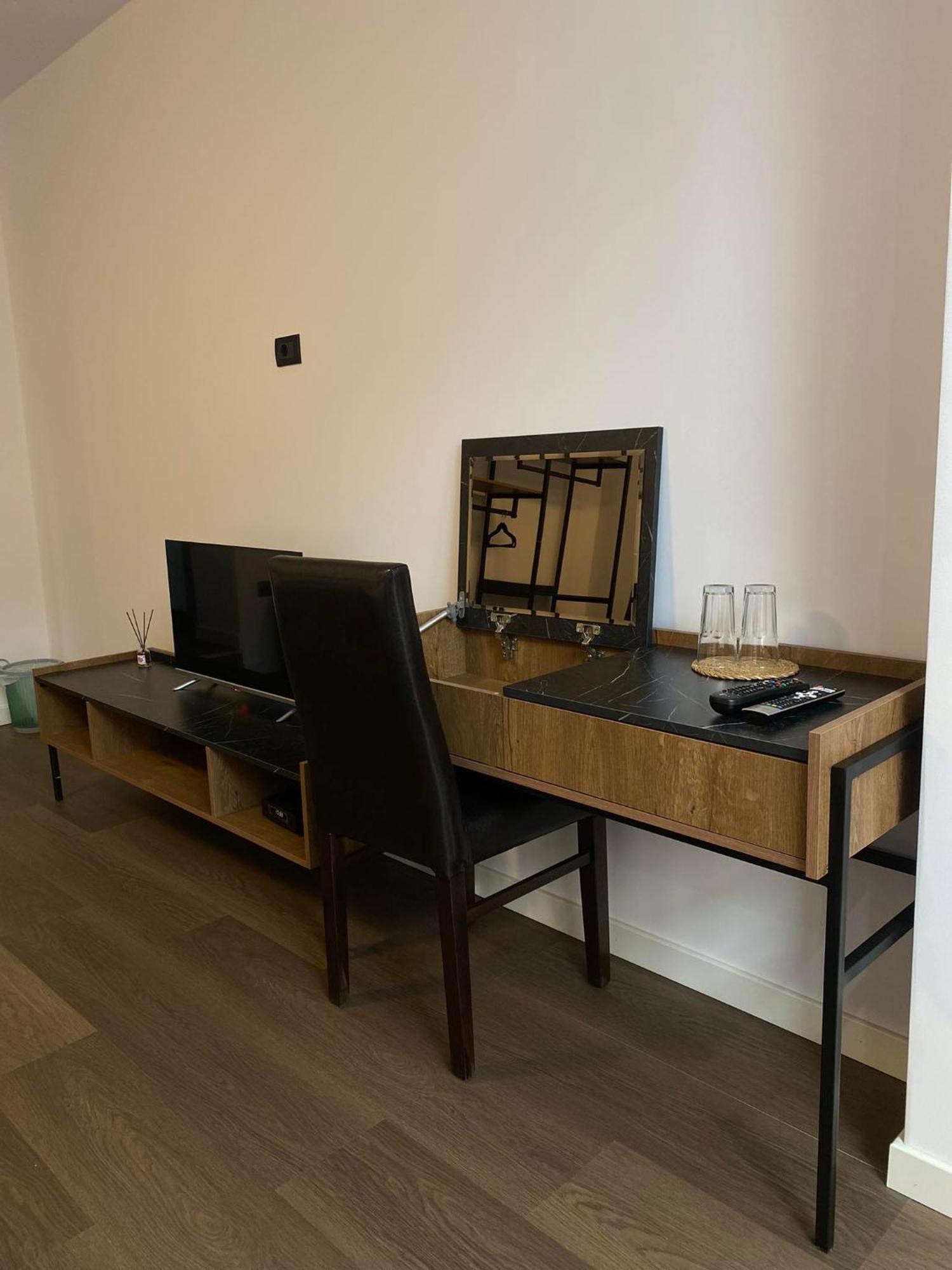 Hass Boutique Hotel Gostivar Bagian luar foto